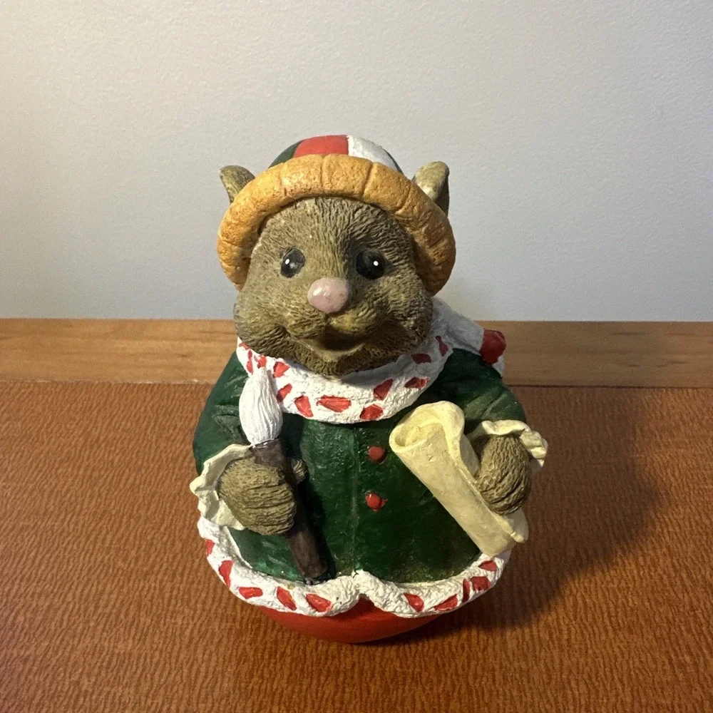 Christmas mouse brown green red white paint brush 5